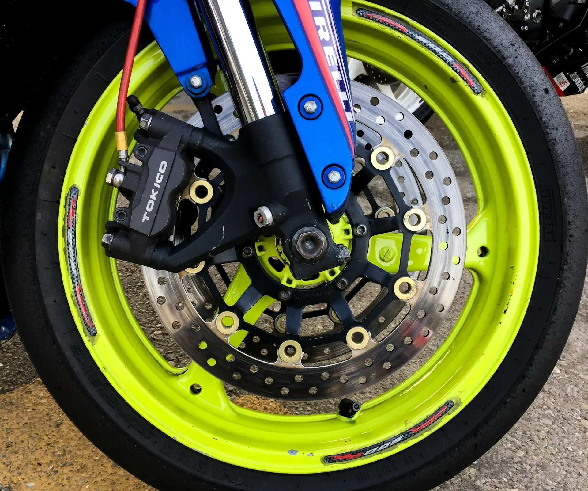 yellow and black wheel